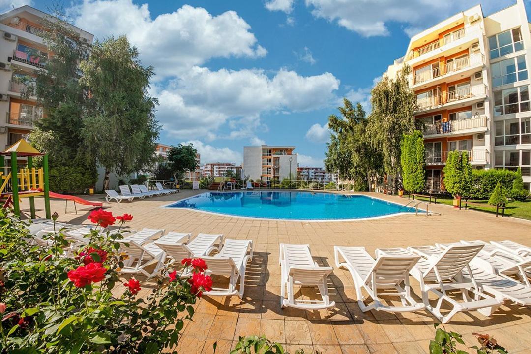 SEA VIEV APARTMENTS in PANORAMA MARINA FORT BEACH Sweti Wlas Exterior foto