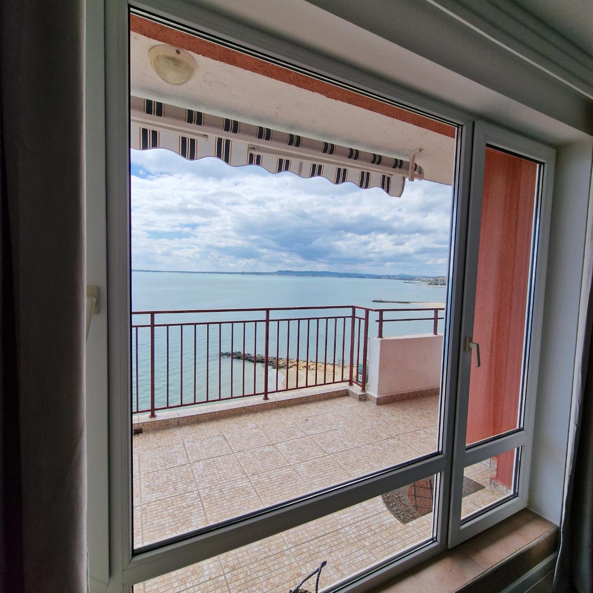 SEA VIEV APARTMENTS in PANORAMA MARINA FORT BEACH Sweti Wlas Exterior foto